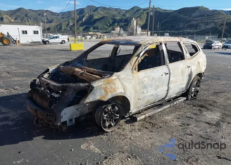 2016 Chevrolet Traverse Ls z USA, uszkodzony, nr VIN 1GNKRFKD8GJ267920